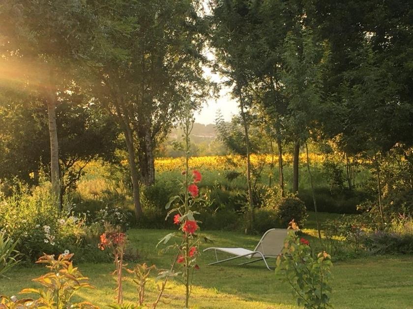 Les Chantours, Domaine De 15 Hectares Arbore Et Fleuri Bed & Breakfast Saint-Antoine-Cumond Luaran gambar